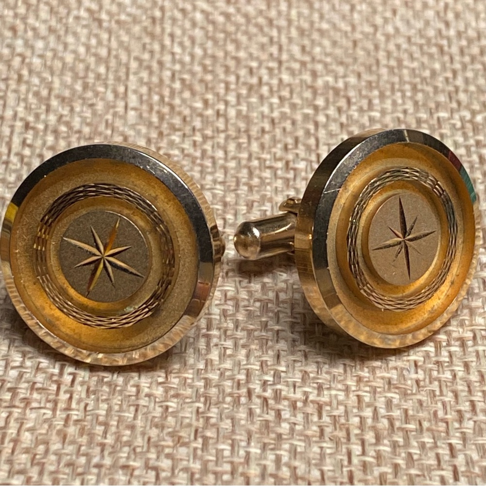 3📚/$25-Elegant Gold Tone Cufflinks Featuring Compass Star Design Formal Wear